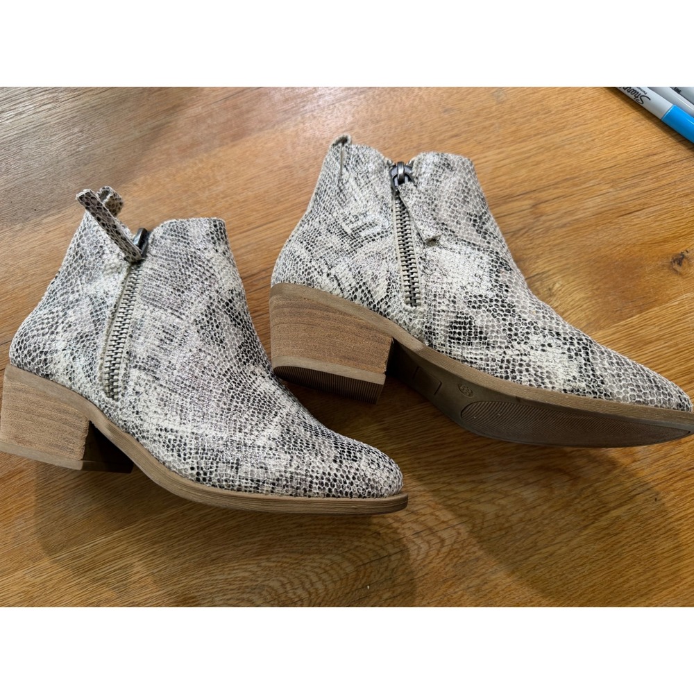 Snakeskin Embossed Ankle Boots Grey White Python Print Size 8.5 - Picture 2 of 4